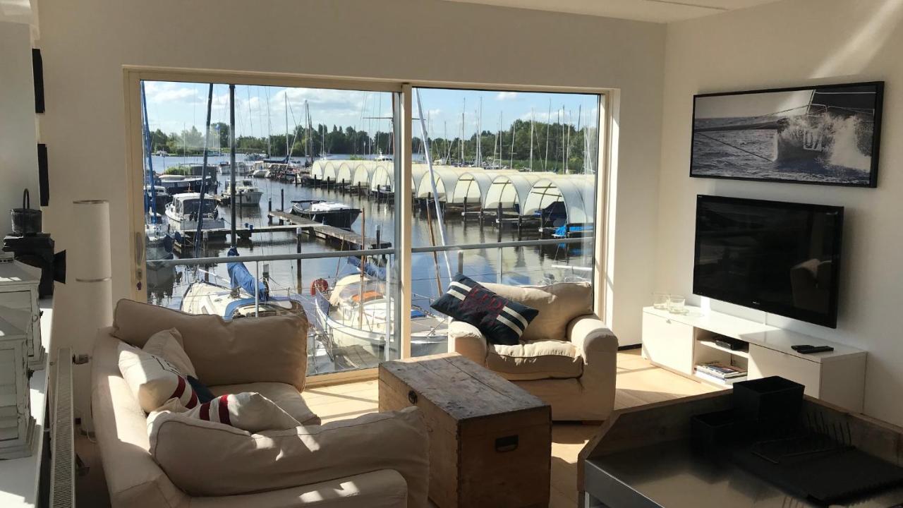The Boathouse With Boat Villa Aalsmeer Bagian luar foto